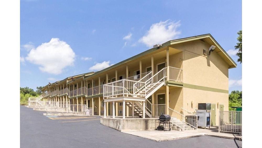 Hillview Inn At Six Flags Fiesta San Antonio Dış mekan fotoğraf